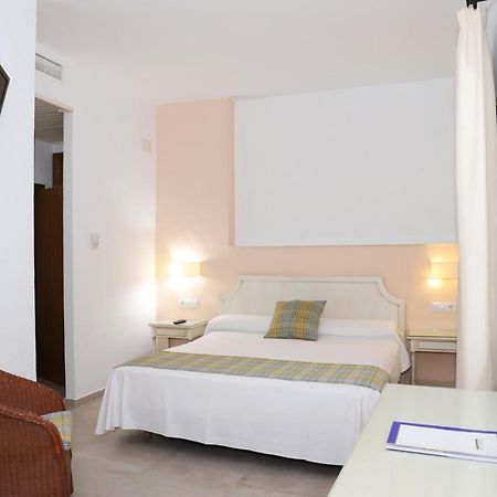 Hostal Dona Lola Marina Zahara de los Atunes Dış mekan fotoğraf