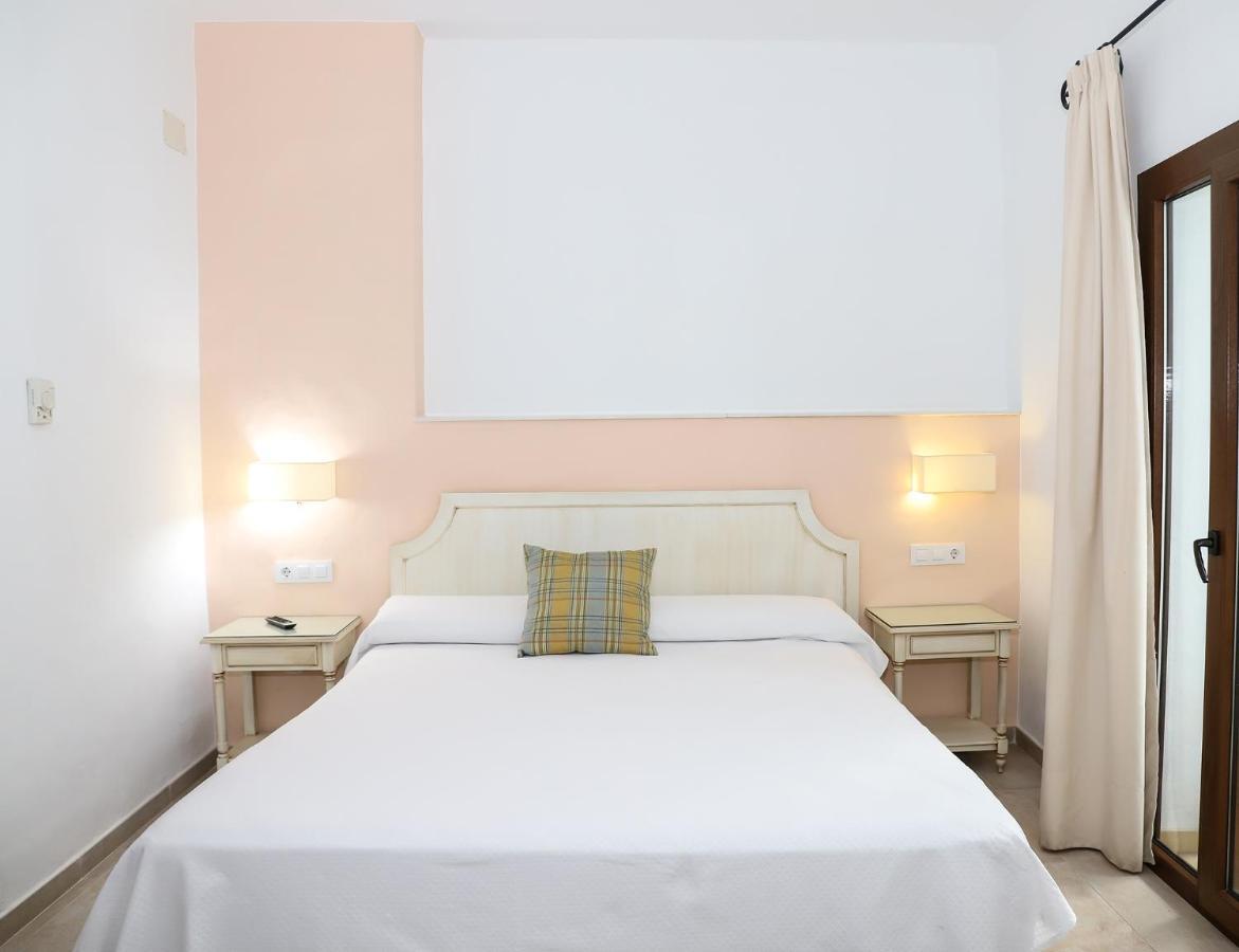Hostal Dona Lola Marina Zahara de los Atunes Dış mekan fotoğraf