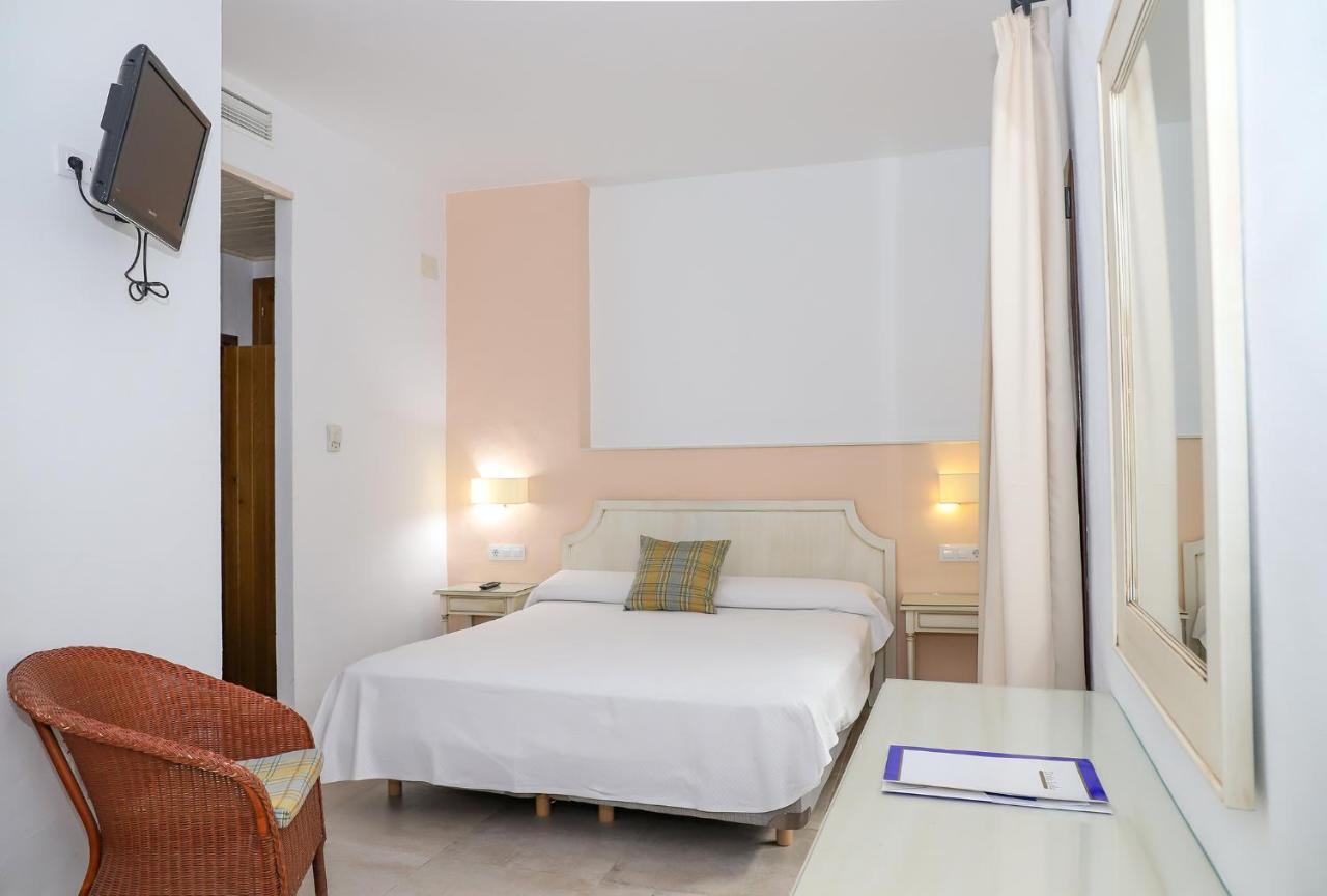 Hostal Dona Lola Marina Zahara de los Atunes Dış mekan fotoğraf