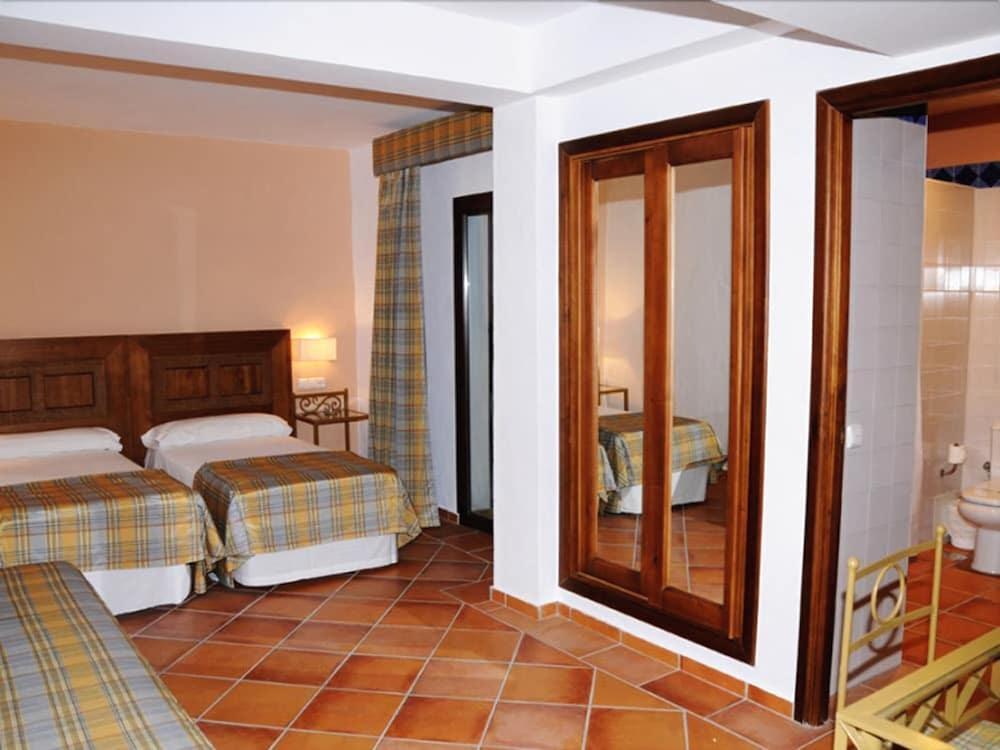 Hostal Dona Lola Marina Zahara de los Atunes Dış mekan fotoğraf